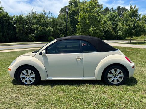 Used 2008 Volkswagen Beetle S FWD image 11