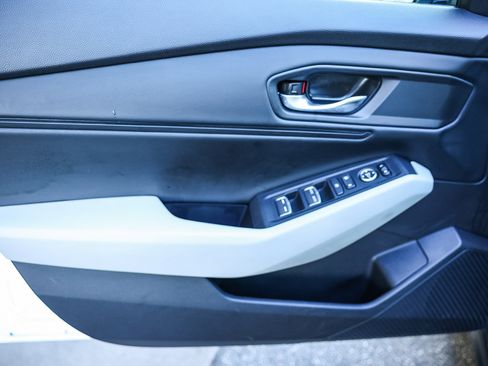 Used 2024 Honda Accord EX image 27