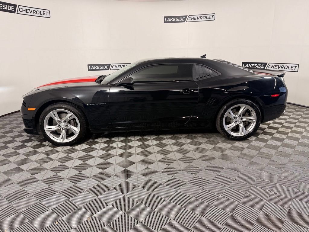 Used 2010 Chevrolet Camaro SS w/ RS Package RWD image 3