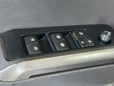 Used 2023 Toyota Tacoma TRD Sport AWD/4WD image 12