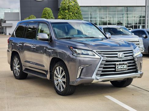 Used 2017 Lexus LX 570 4WD w/ Luxury Package image 3