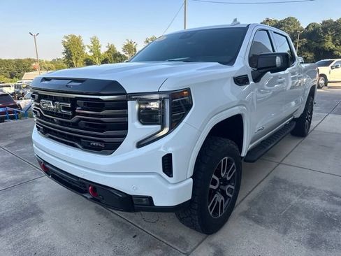 Used 2025 GMC Sierra 1500 AT4 w/ AT4 Premium Package AWD/4WD image 3