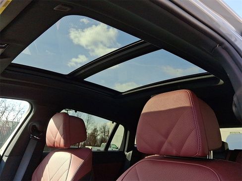 Certified 2024 BMW X6 xDrive40i w/ Executive Package image 17