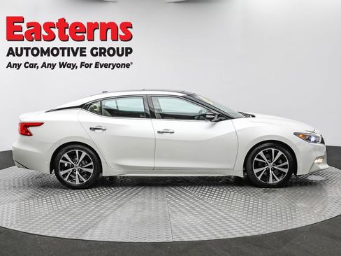 Used 2017 Nissan Maxima Platinum image 4