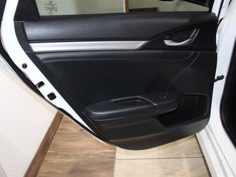 Used 2017 Honda Civic Touring image 27