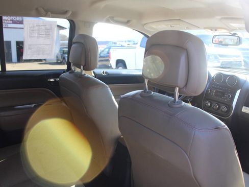 Used 2014 Jeep Compass Latitude image 10