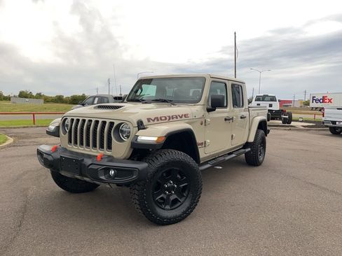 Used 2020 Jeep Gladiator Mojave image 2