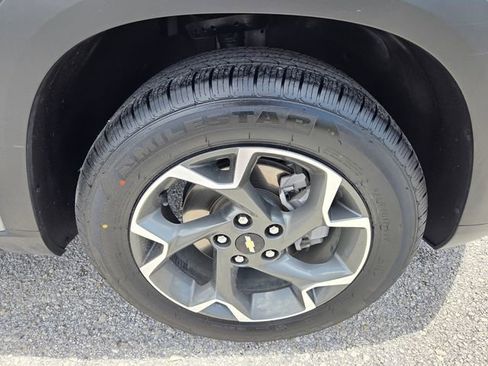 Used 2024 Chevrolet Trax LT FWD image 9