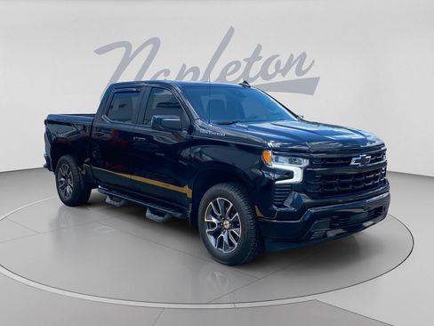 Used 2023 Chevrolet Silverado 1500 RST RWD image 3