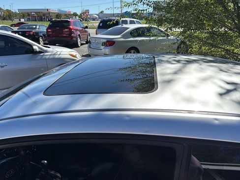 Used 2010 Kia Forte Koup SX w/ Leather Pkg image 3