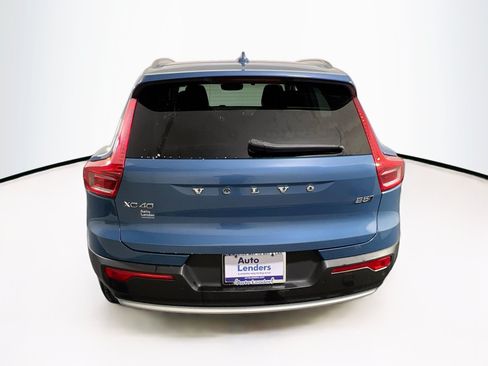 Used 2023 Volvo XC40 B5 Core w/ Convenience Package AWD/4WD image 6