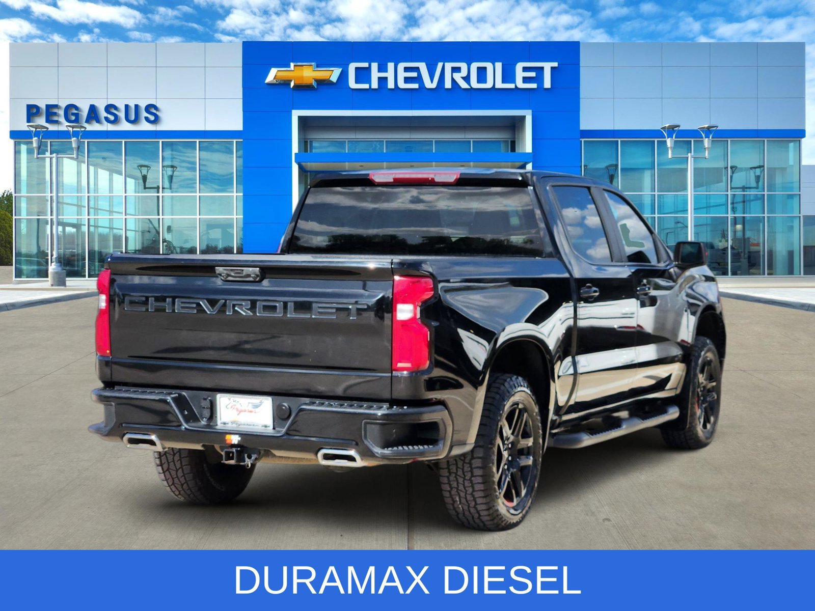 Used 2023 Chevrolet Silverado 1500 RST w/ Redline Edition AWD/4WD image 5