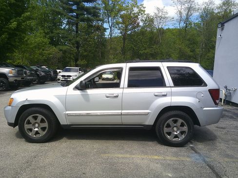 Used 2010 Jeep Grand Cherokee Laredo AWD/4WD image 7
