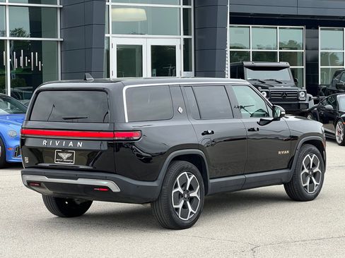 Used 2024 Rivian R1S Adventure AWD/4WD image 14