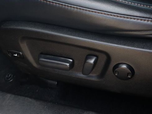 Used 2019 Toyota Highlander XLE image 17