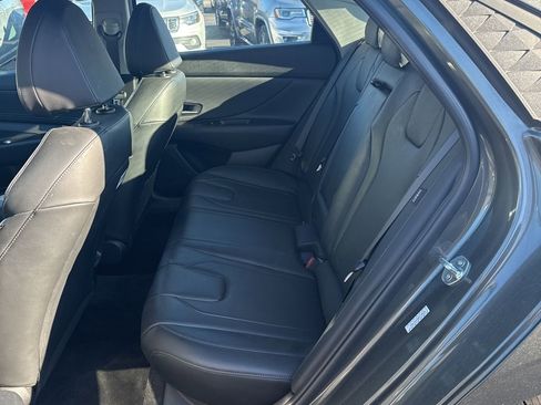 Used 2024 Hyundai Elantra Limited image 16