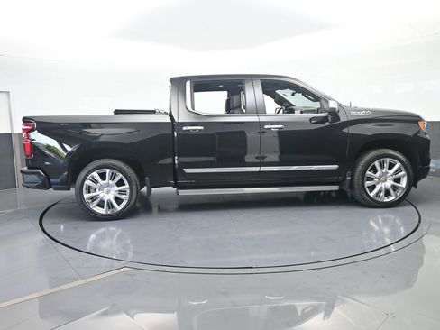 Used 2023 Chevrolet Silverado 1500 High Country w/ High Country Premium Package AWD/4WD image 7