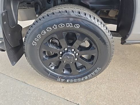 Used 2024 RAM 2500 Big Horn w/ Night Edition AWD/4WD image 32