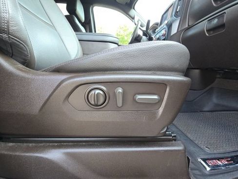 Used 2022 GMC Sierra 2500 Denali w/ Technology Package AWD/4WD image 19