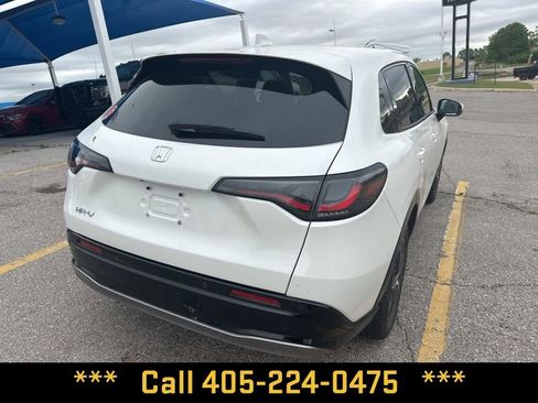 Used 2025 Honda HR-V EX-L image 6