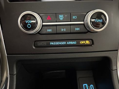 Used 2021 Ford Edge Titanium w/ Class II Trailer Tow Package image 57