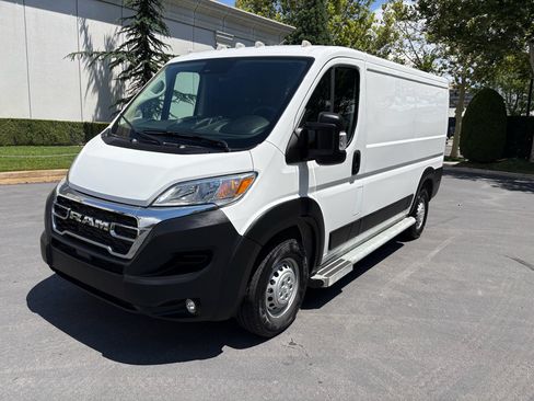 Used 2025 RAM ProMaster 2500 w/ U-Haul Equipment Group FWD image 3