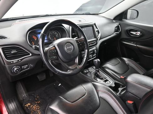 Used 2020 Jeep Cherokee Trailhawk w/ Comfort/Convenience Group AWD/4WD image 12