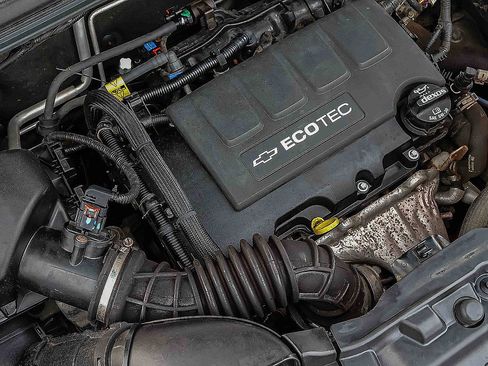 Used 2017 Chevrolet Trax LT w/ LT Convenience Package image 29