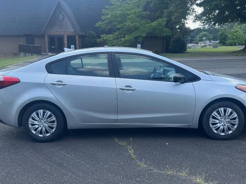 Used 2016 Kia Forte LX FWD image 9