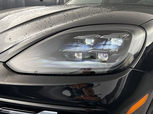 Certified 2025 Porsche Cayenne S AWD/4WD image 11