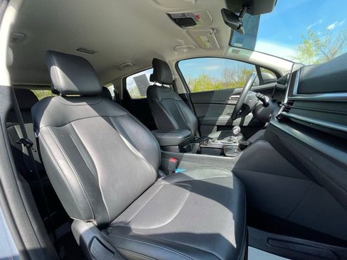 Certified 2023 Kia Sportage EX FWD image 11