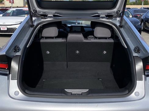 Certified 2025 Toyota Prius LE image 18