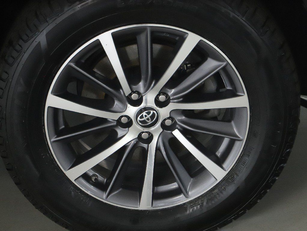 Used 2019 Toyota Highlander XLE FWD image 10