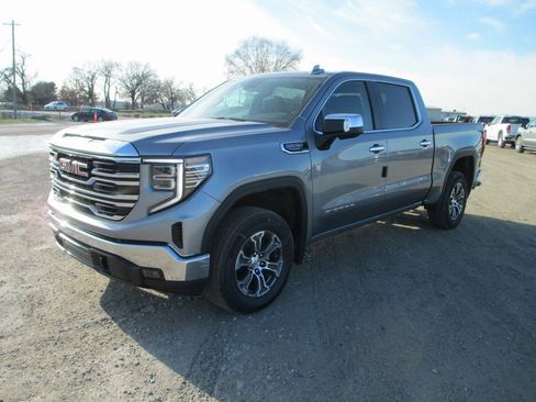 New 2026 GMC Sierra 1500 SLT w/ SLT Convenience Package image 9