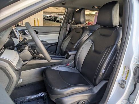 Used 2025 Jeep Compass Limited AWD/4WD image 23