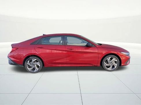 New 2025 Hyundai Elantra SEL image 6