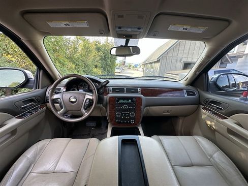 Used 2012 Chevrolet Suburban LT AWD/4WD image 6