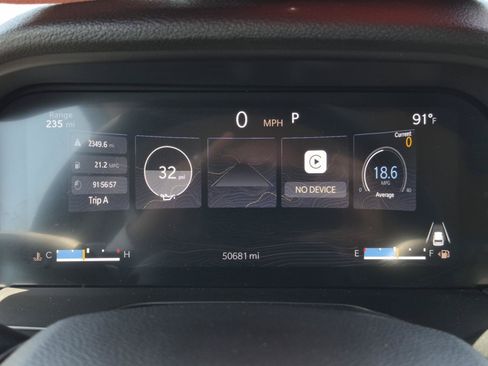Used 2023 Jeep Grand Cherokee Laredo RWD image 21