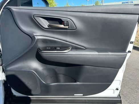 Used 2025 Toyota Crown Signia image 30