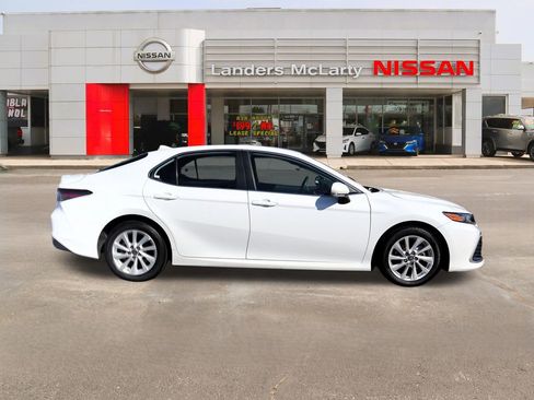 Used 2024 Toyota Camry LE w/ Convenience Package image 2