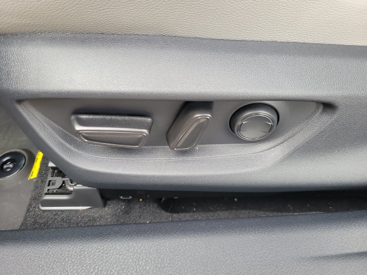 Used 2025 Toyota Camry SE FWD image 18