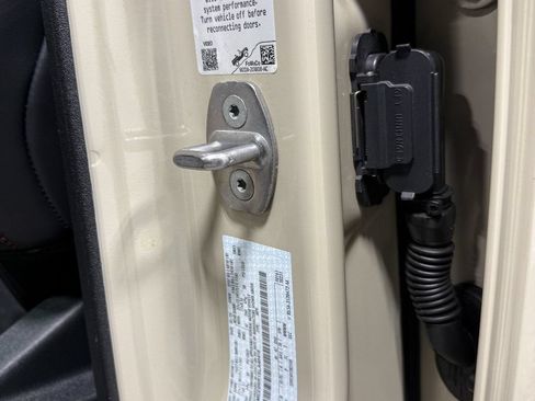 Used 2025 Ford Bronco Raptor AWD/4WD image 24