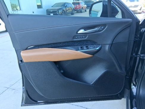 Used 2025 Cadillac XT4 Sport image 16