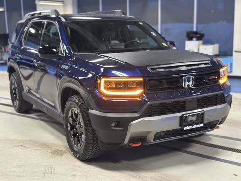 Used 2026 Honda Passport TrailSport Elite image 3