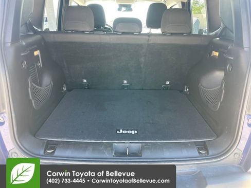 Used 2016 Jeep Renegade Latitude w/ Cold Weather Group AWD/4WD image 29