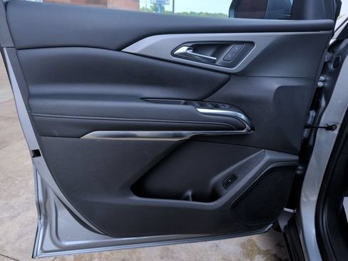Used 2024 Chevrolet Traverse LT w/ LPO, Floor Liner Package AWD/4WD image 12