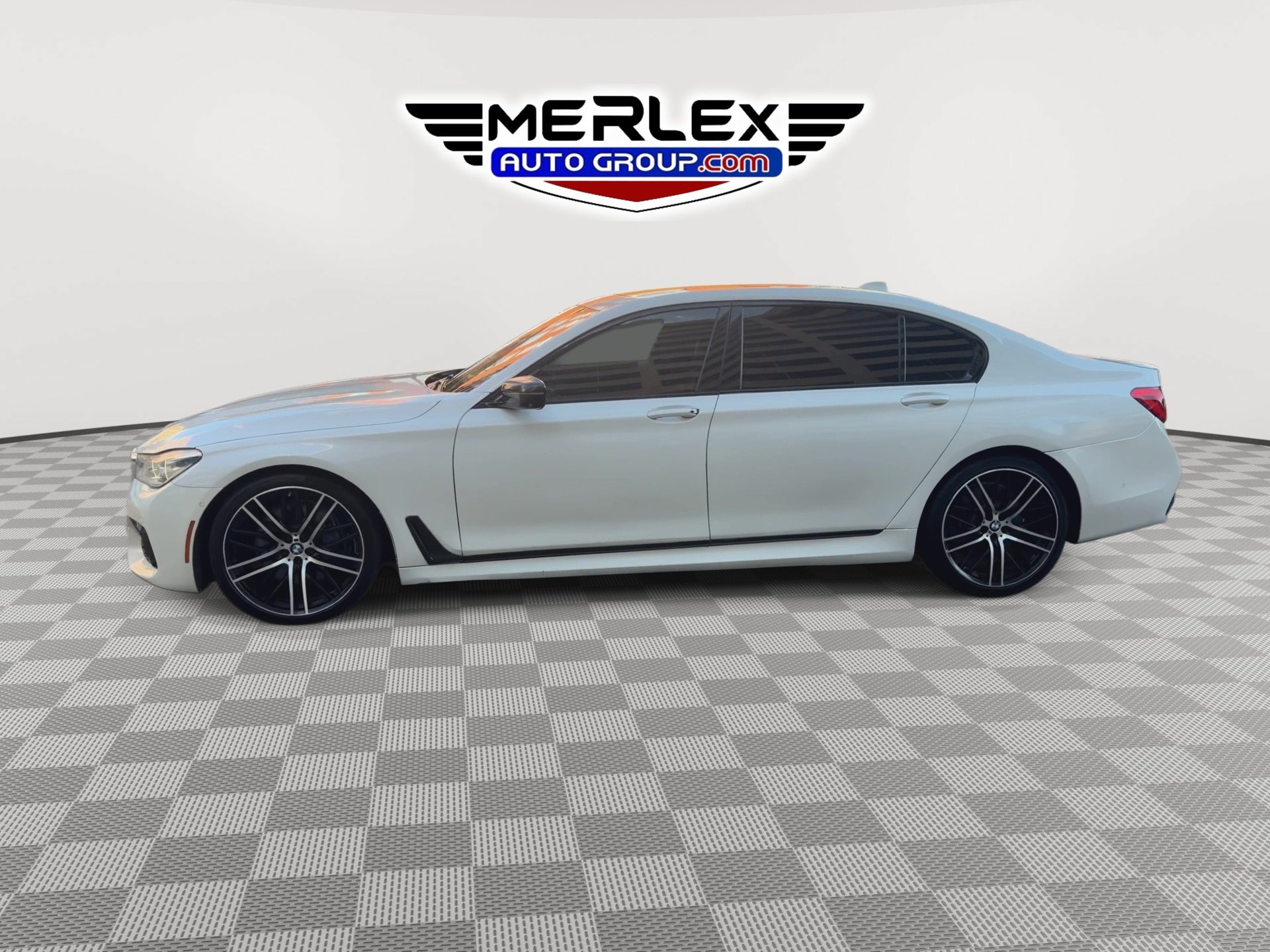 Used 2018 BMW 750i w/ Executive Package RWD image 5