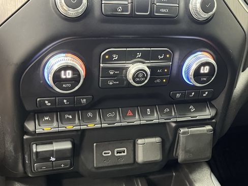 Certified 2019 GMC Sierra 1500 Denali w/ Technology Package AWD/4WD image 23