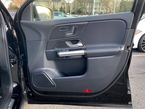 Used 2025 Mercedes-Benz GLA 250 4MATIC image 18