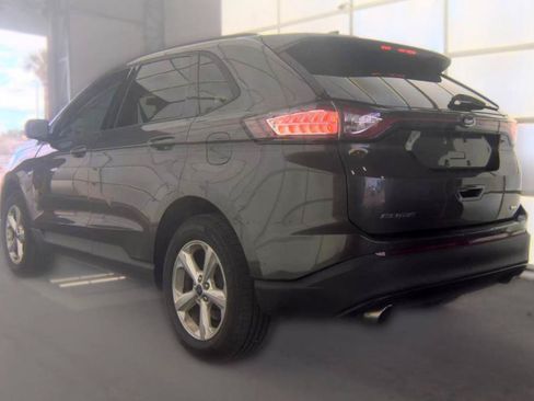 Used 2018 Ford Edge SE FWD image 8